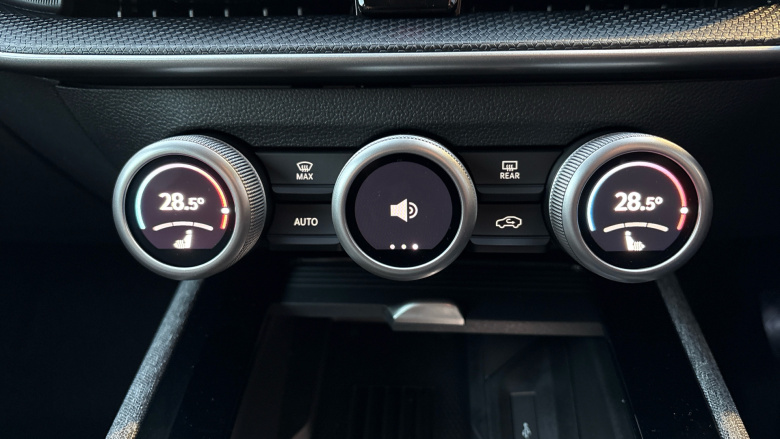 Skoda Superb 2.0 TDI SE Technology 5dr DSG Diesel Estate